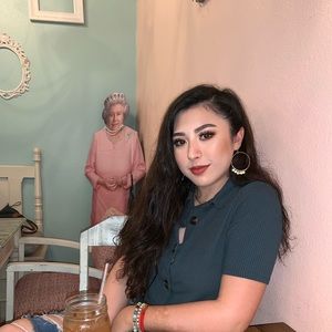 Meet your Posher, Daniela